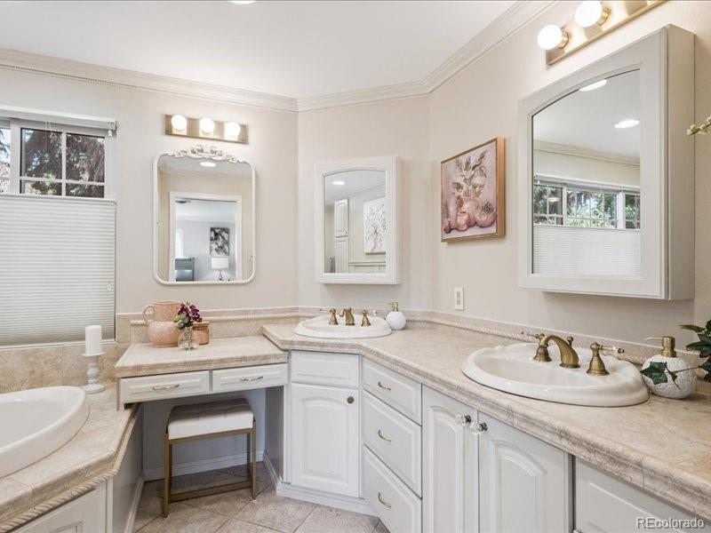 2653 S Harrington Lane