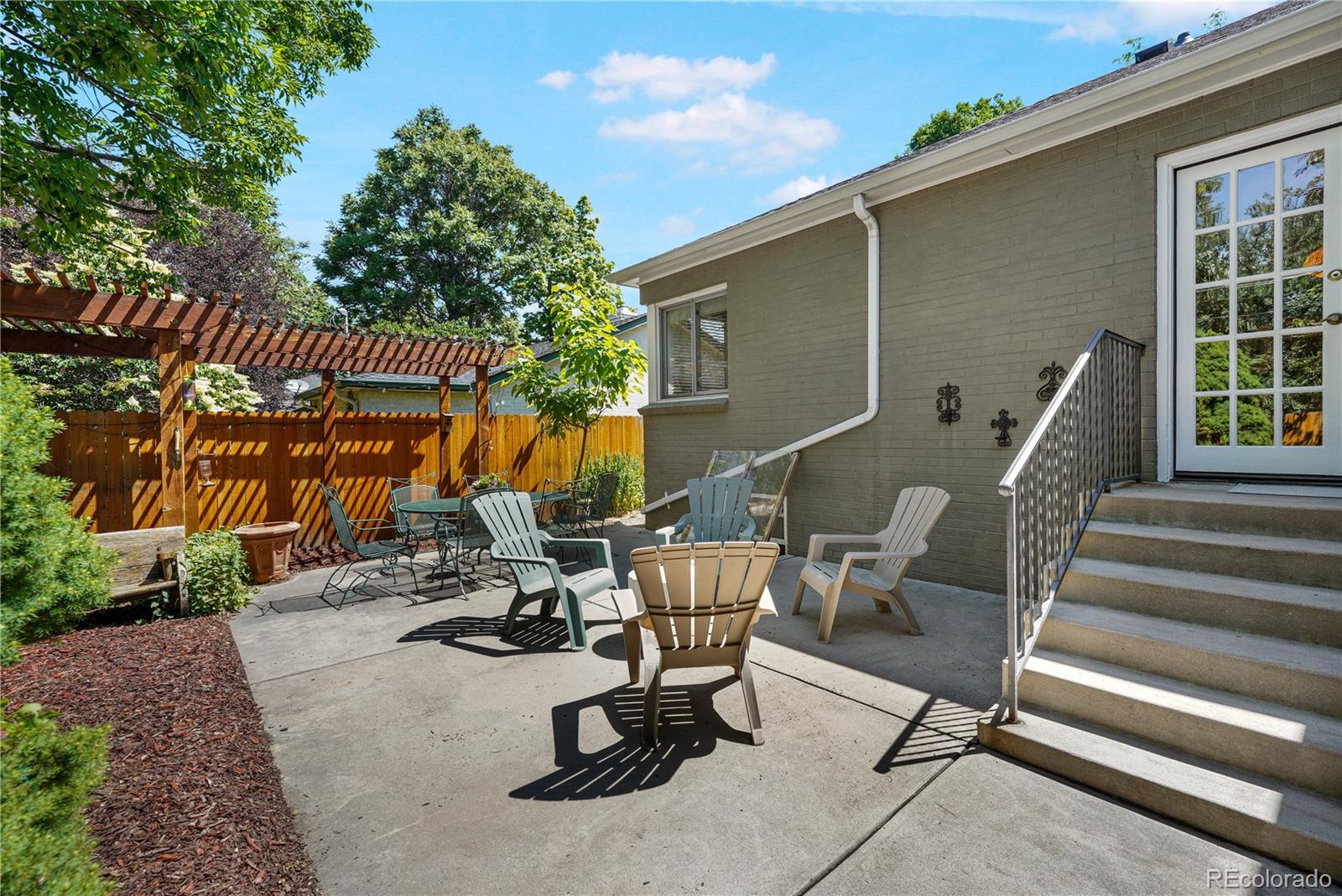 675 Dahlia Street