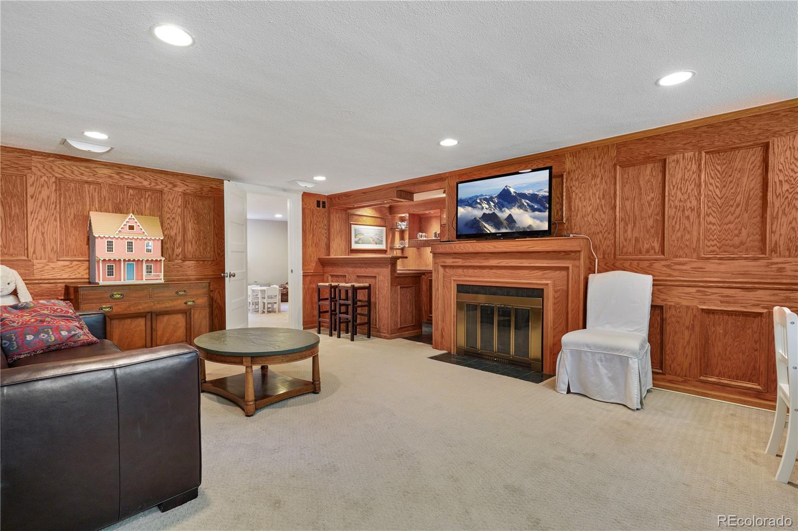 675 Dahlia Street