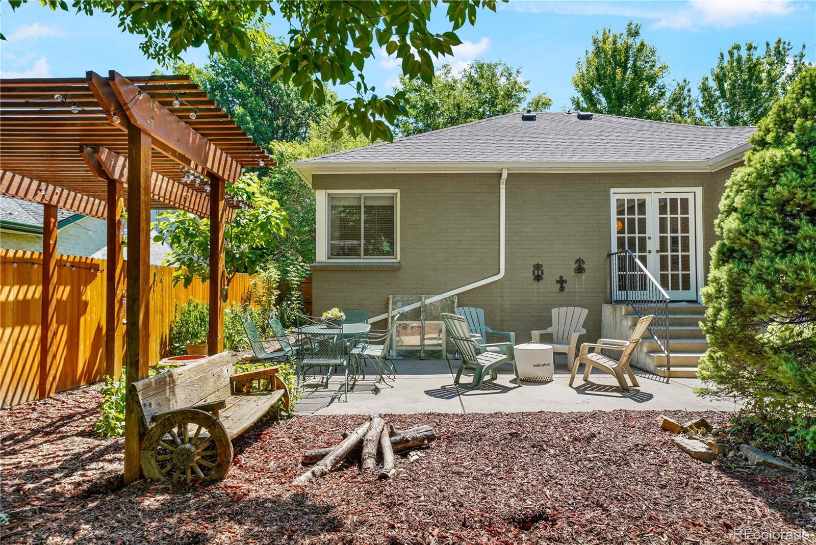 675 Dahlia Street