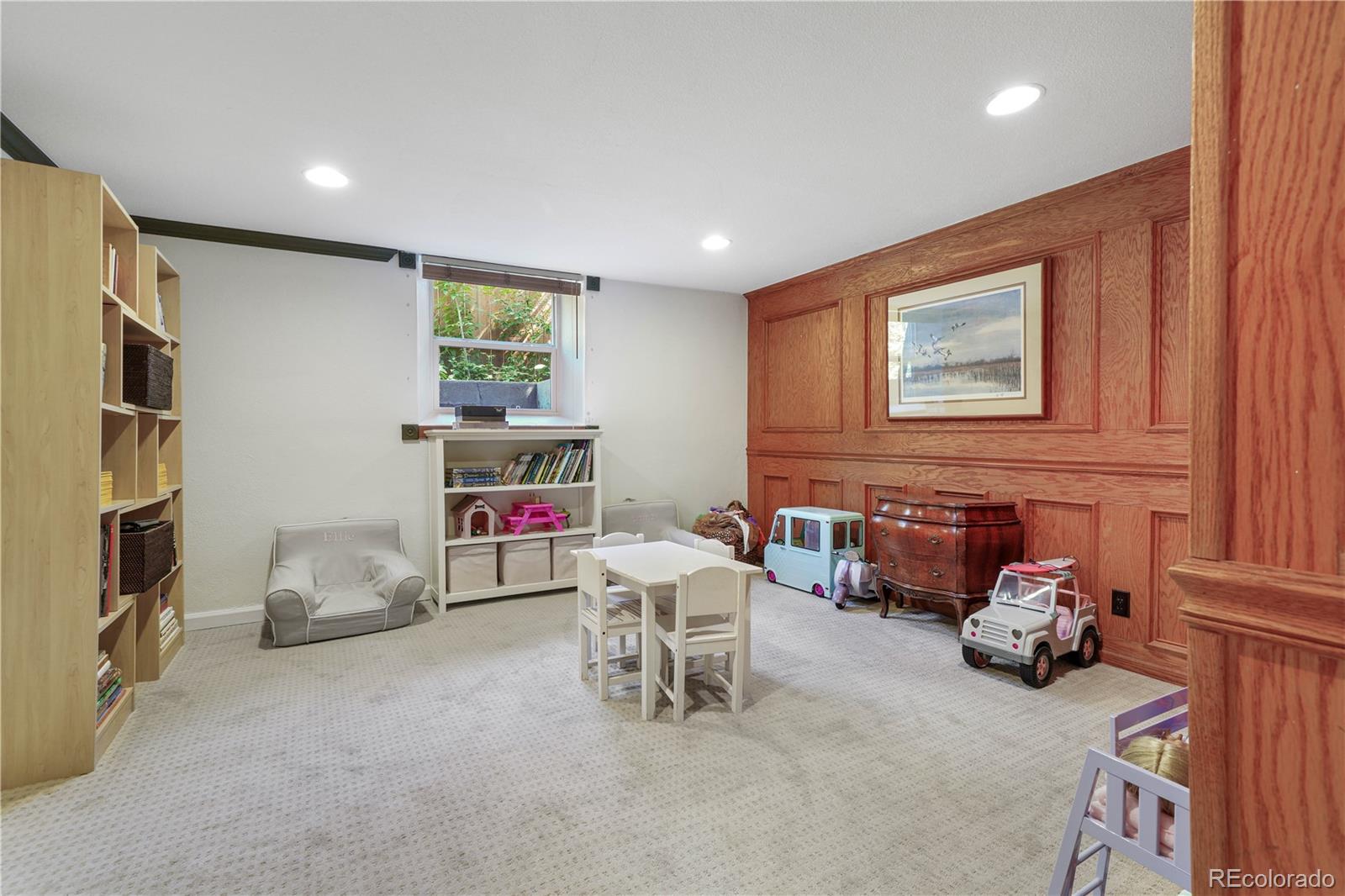 675 Dahlia Street