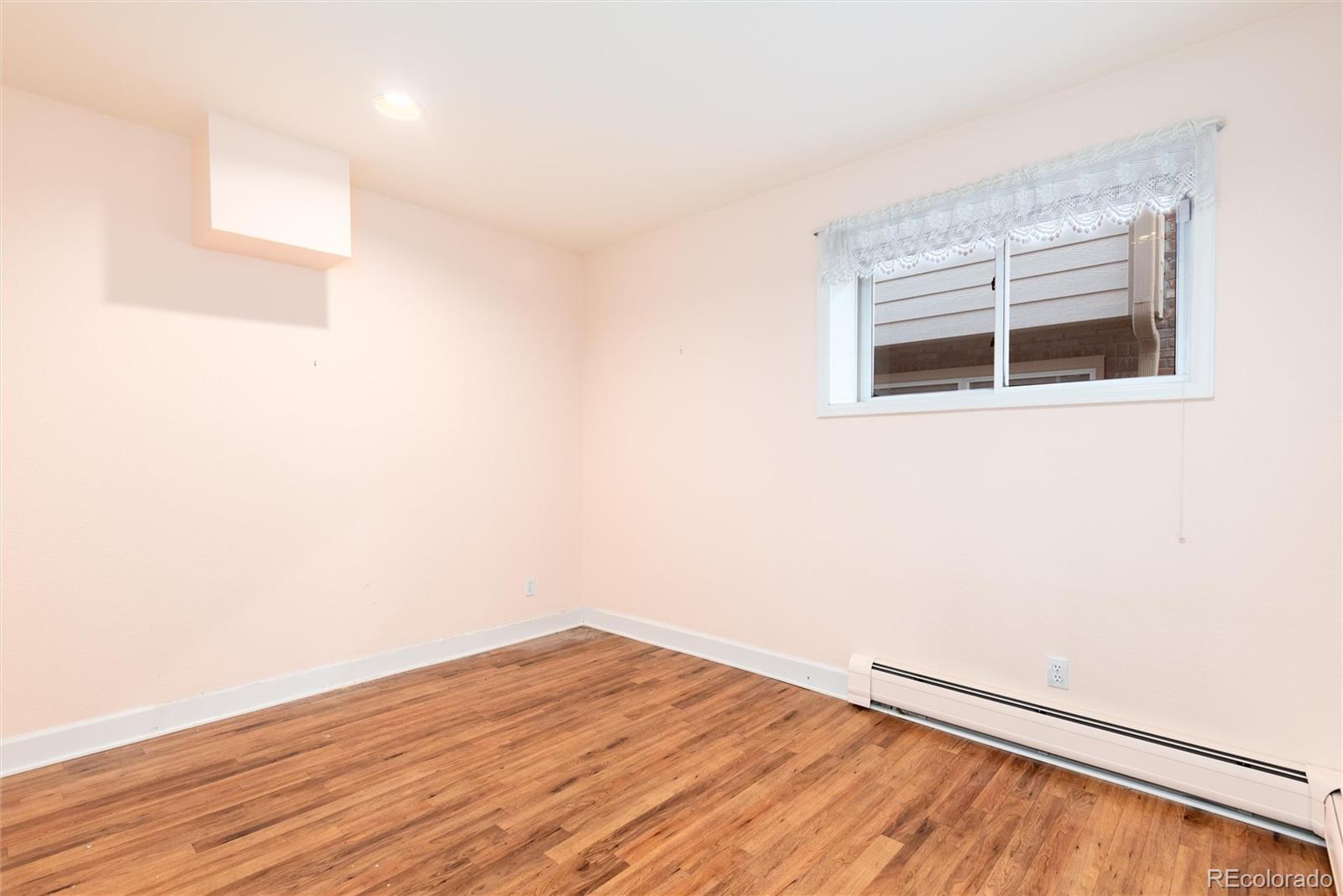 4262 E Orchard Place