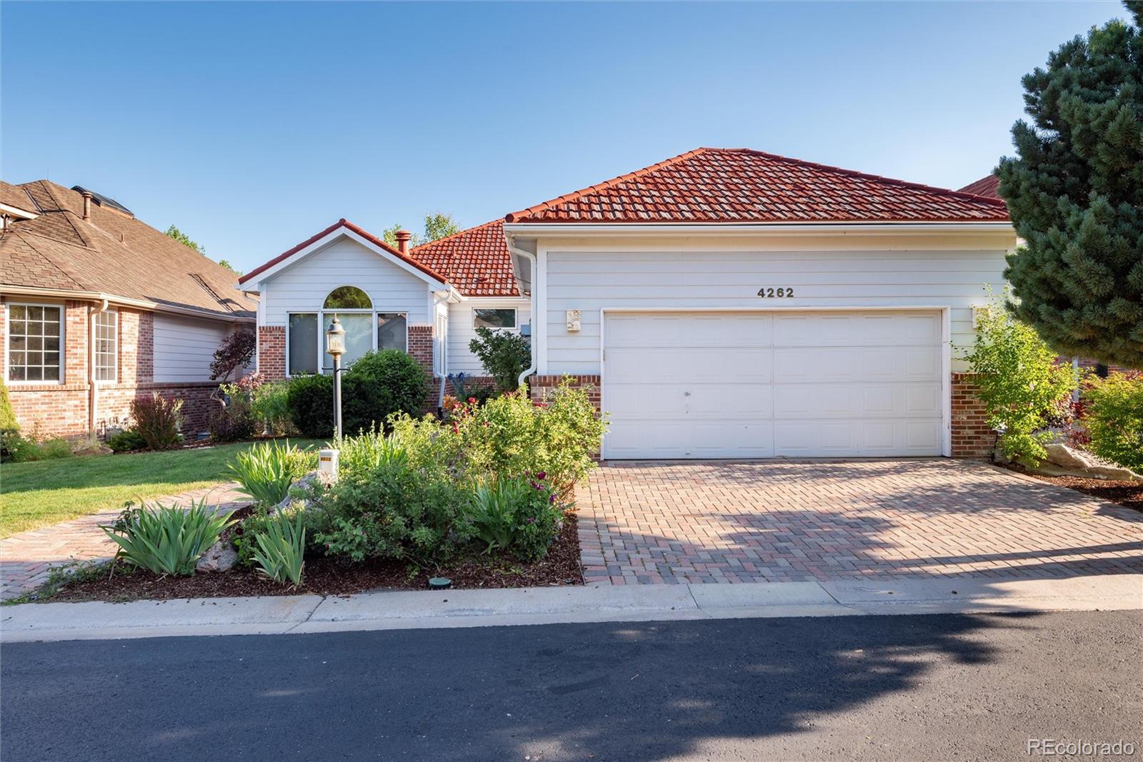 4262 E Orchard Place