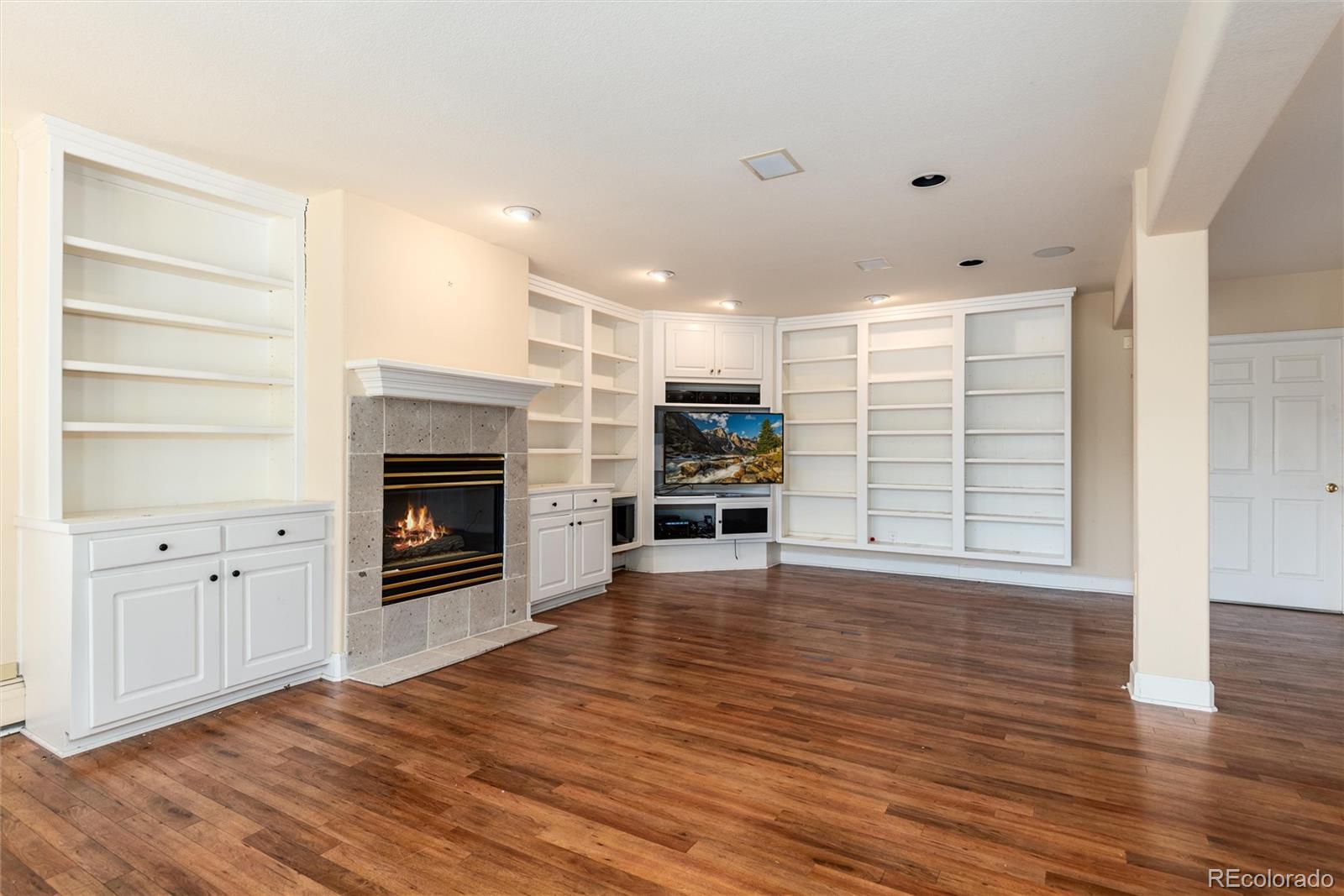 4262 E Orchard Place