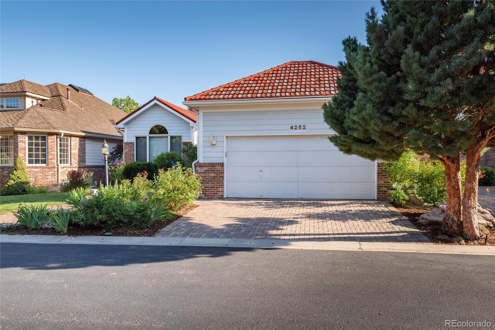 4262 E Orchard Place