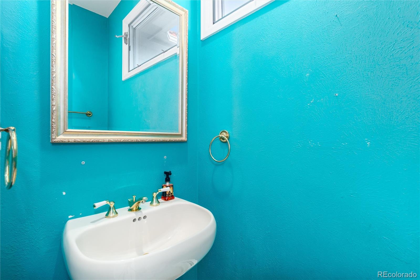 4262 E Orchard Place