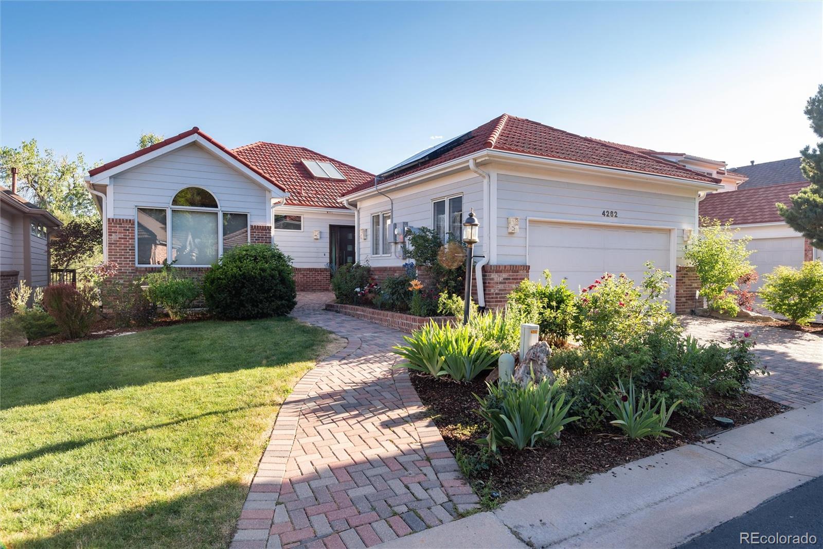 4262 E Orchard Place