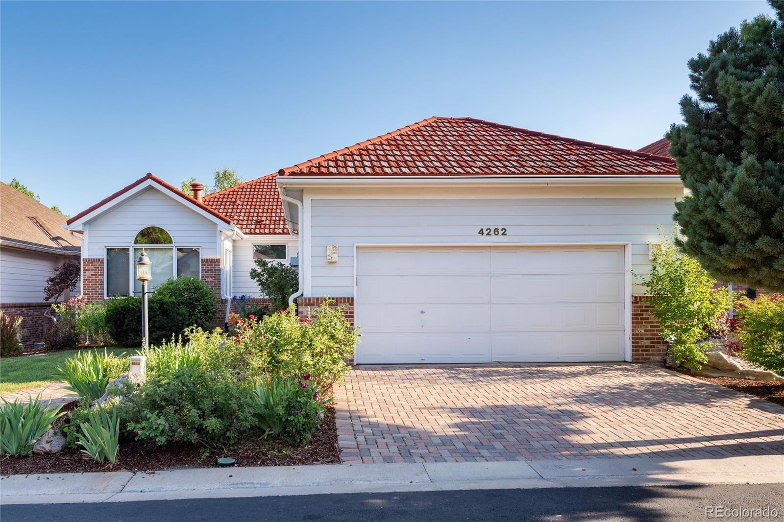 4262 E Orchard Place