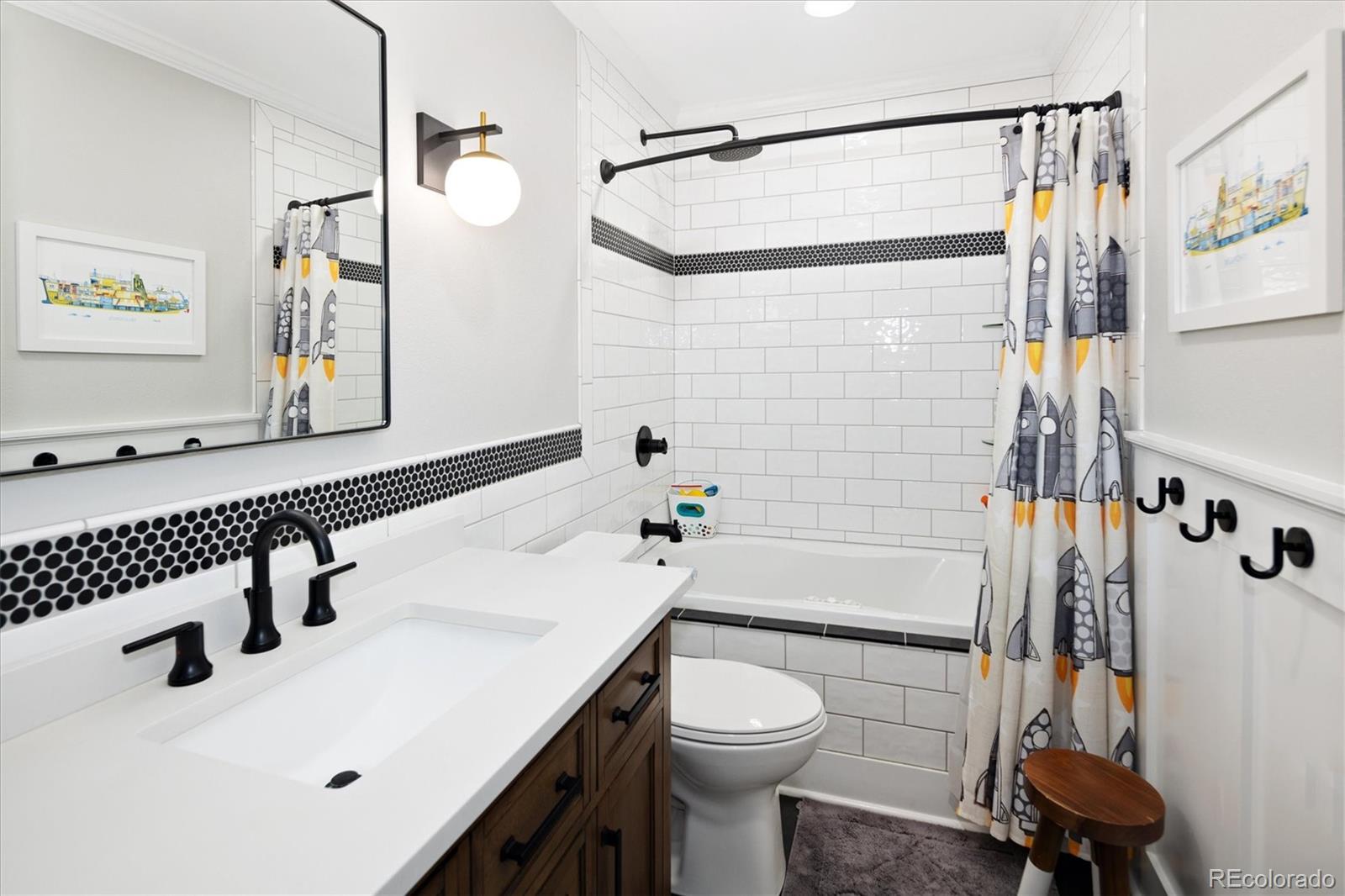 7825 E Kettle Avenue