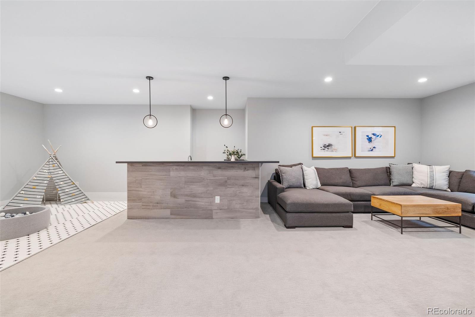 1618 S Madison Street