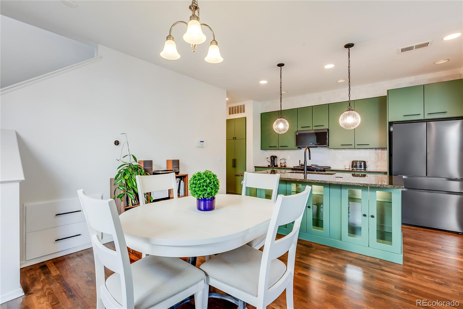 3412 Valentia Street