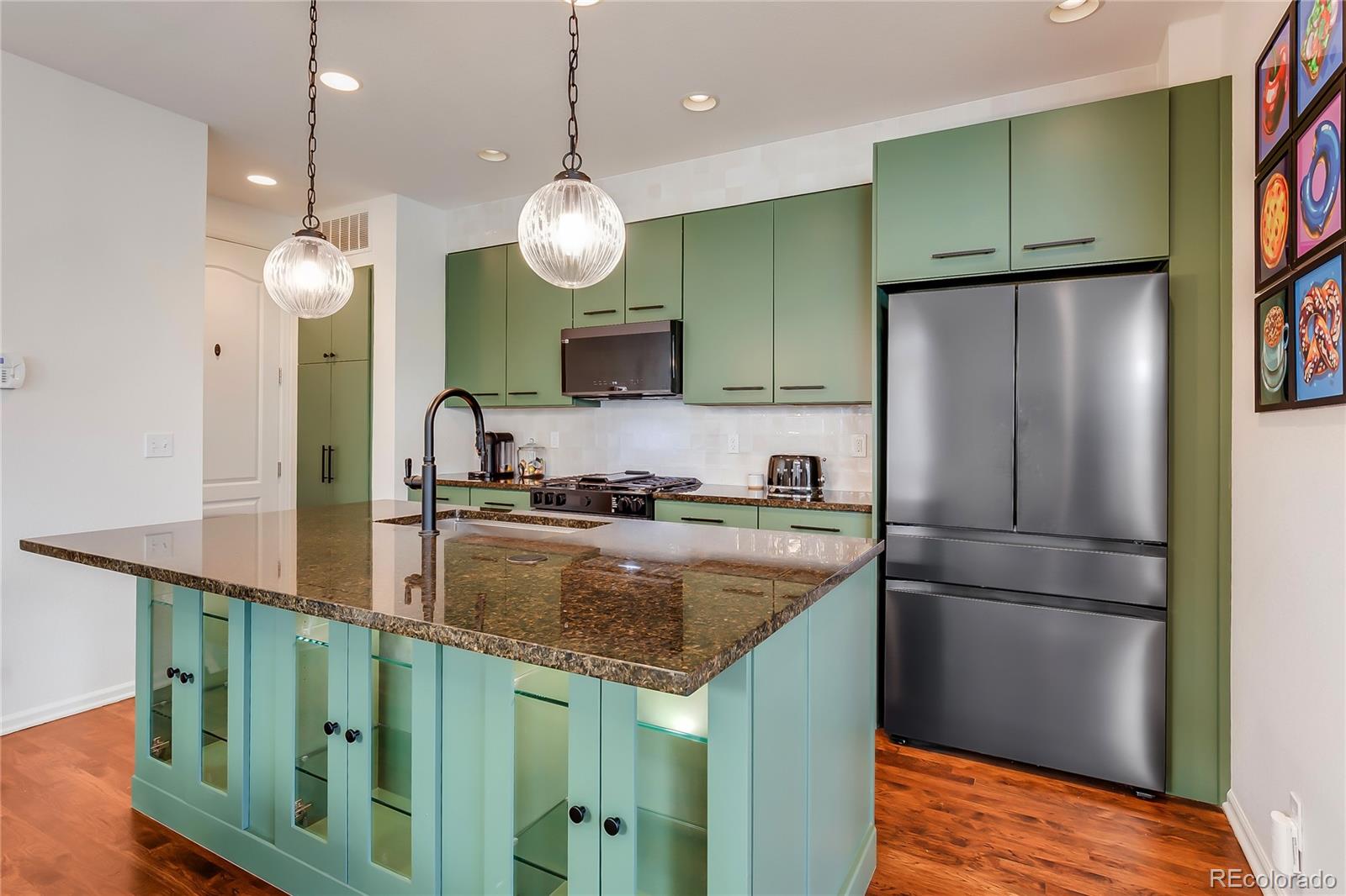 3412 Valentia Street