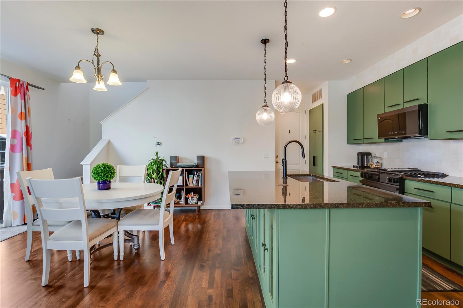 3412 Valentia Street