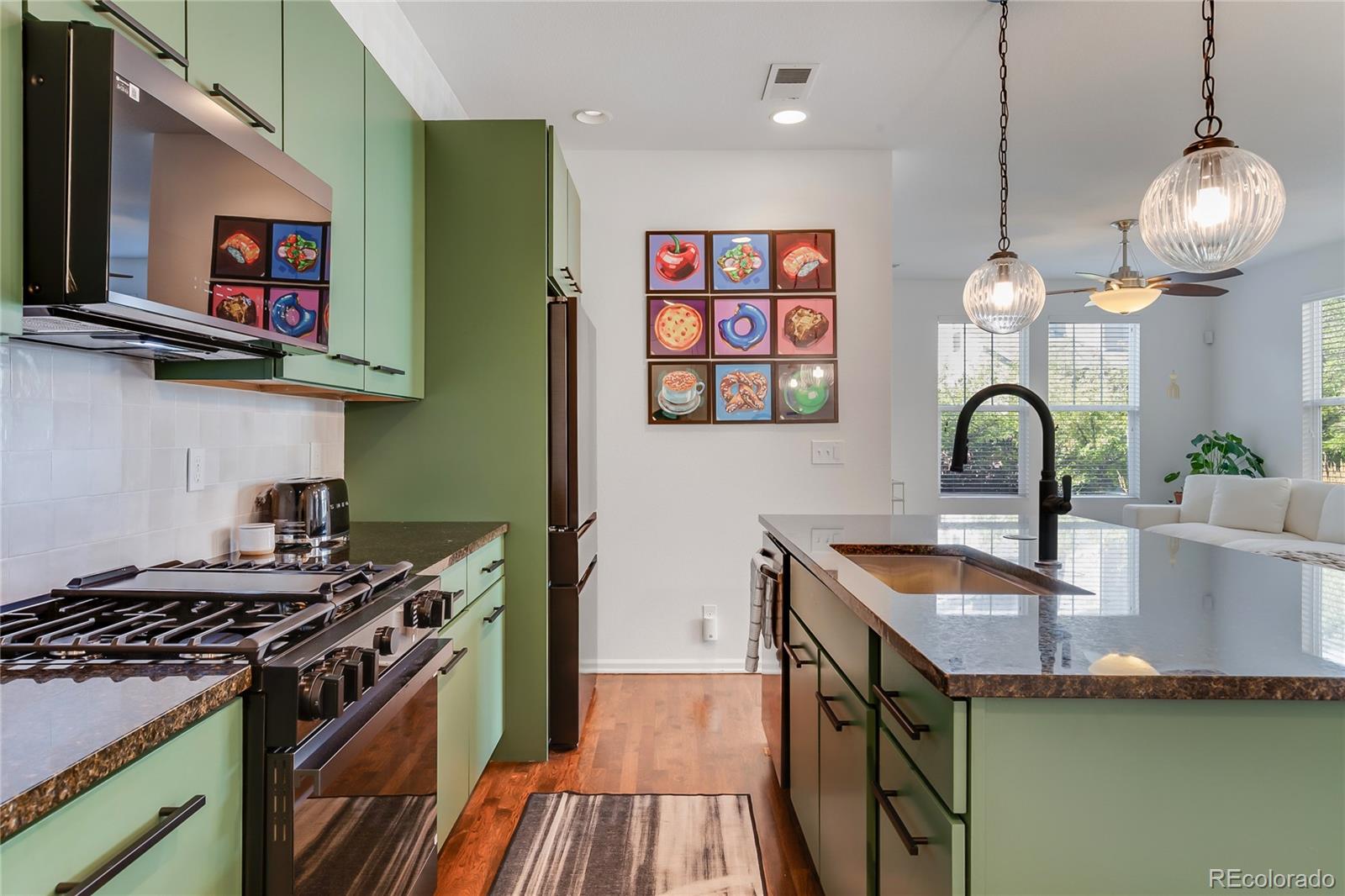 3412 Valentia Street