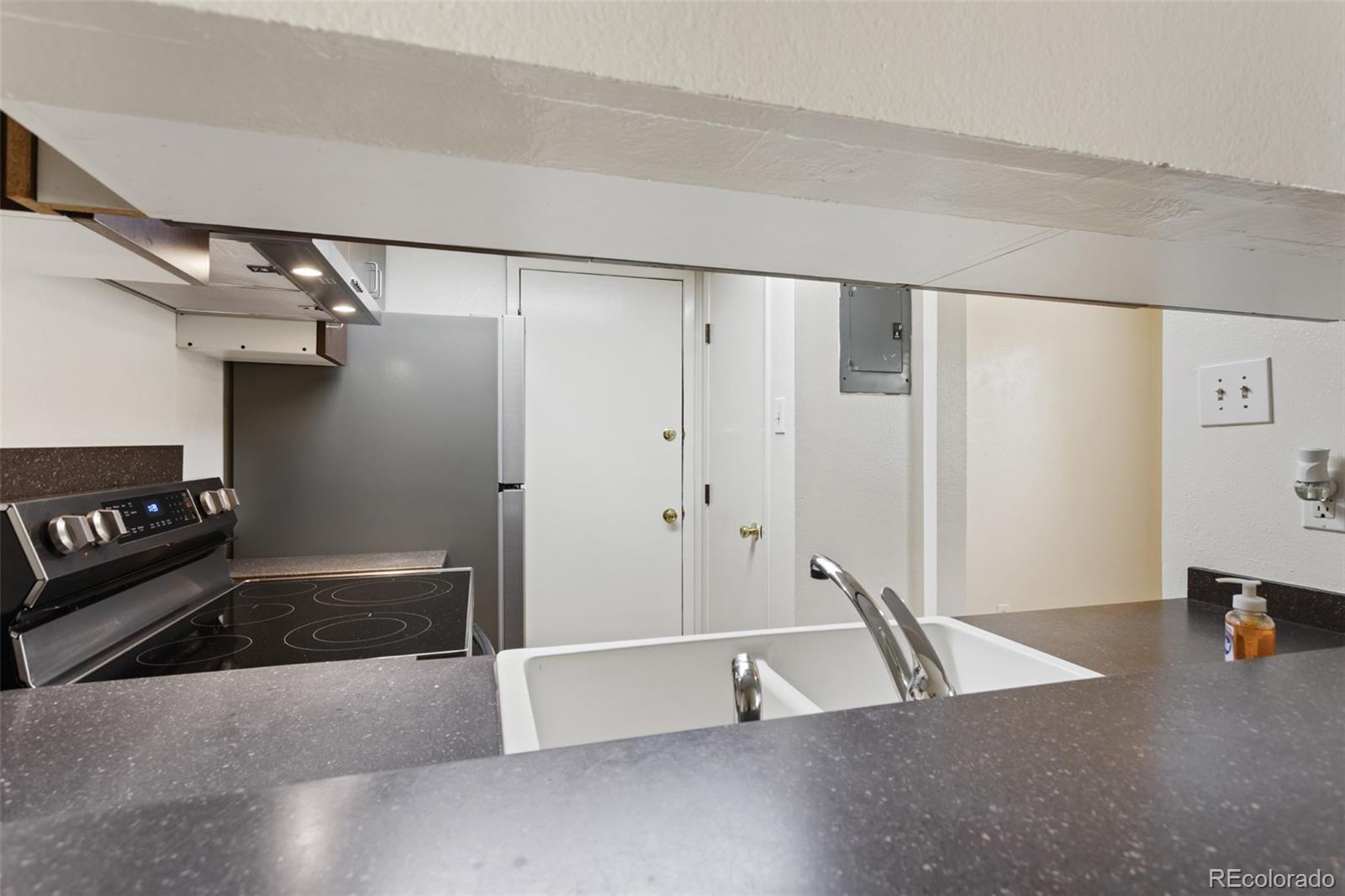 6650 E Arizona Avenue Unit: 203