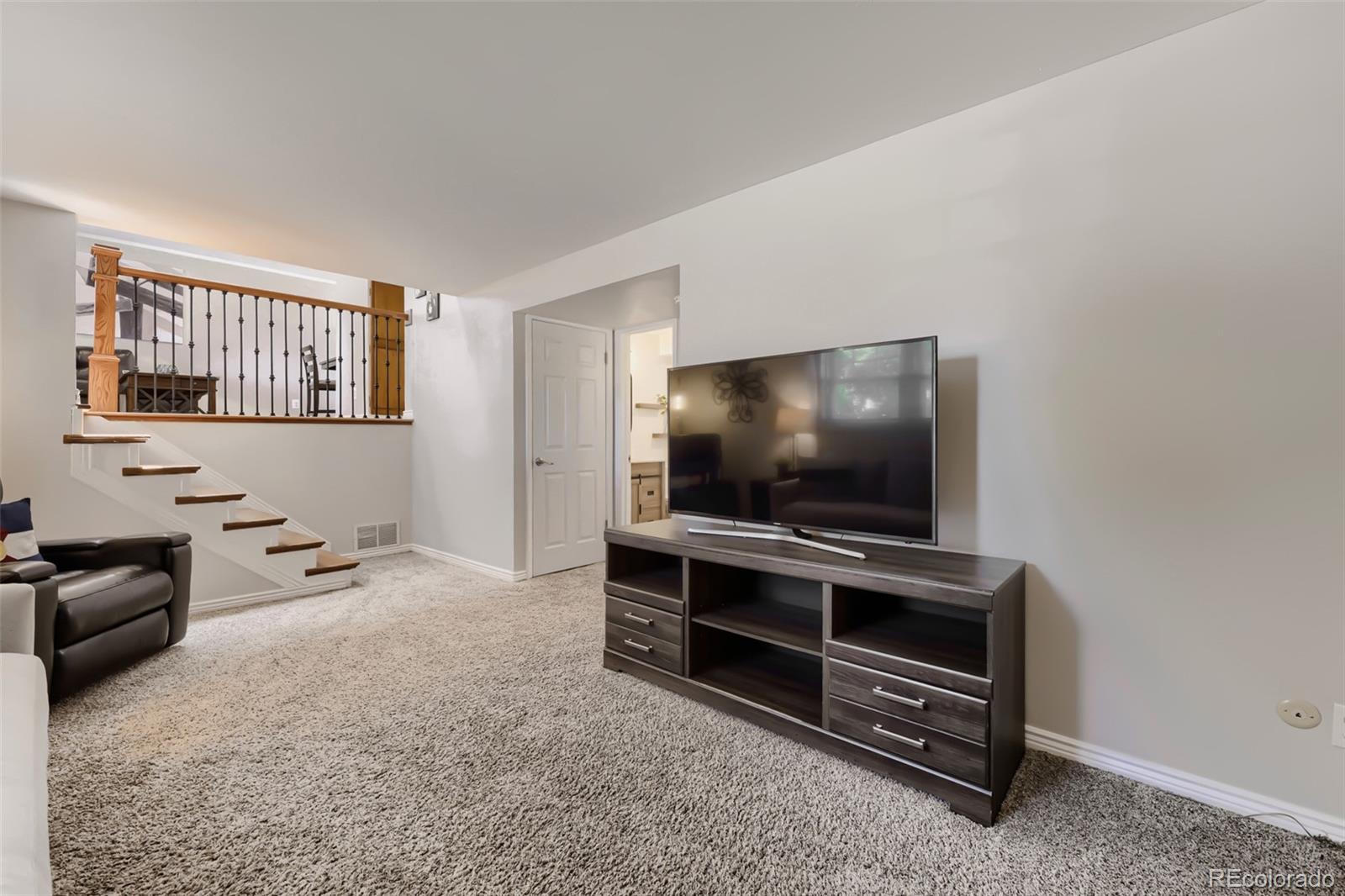 6221 S Ash Circle W