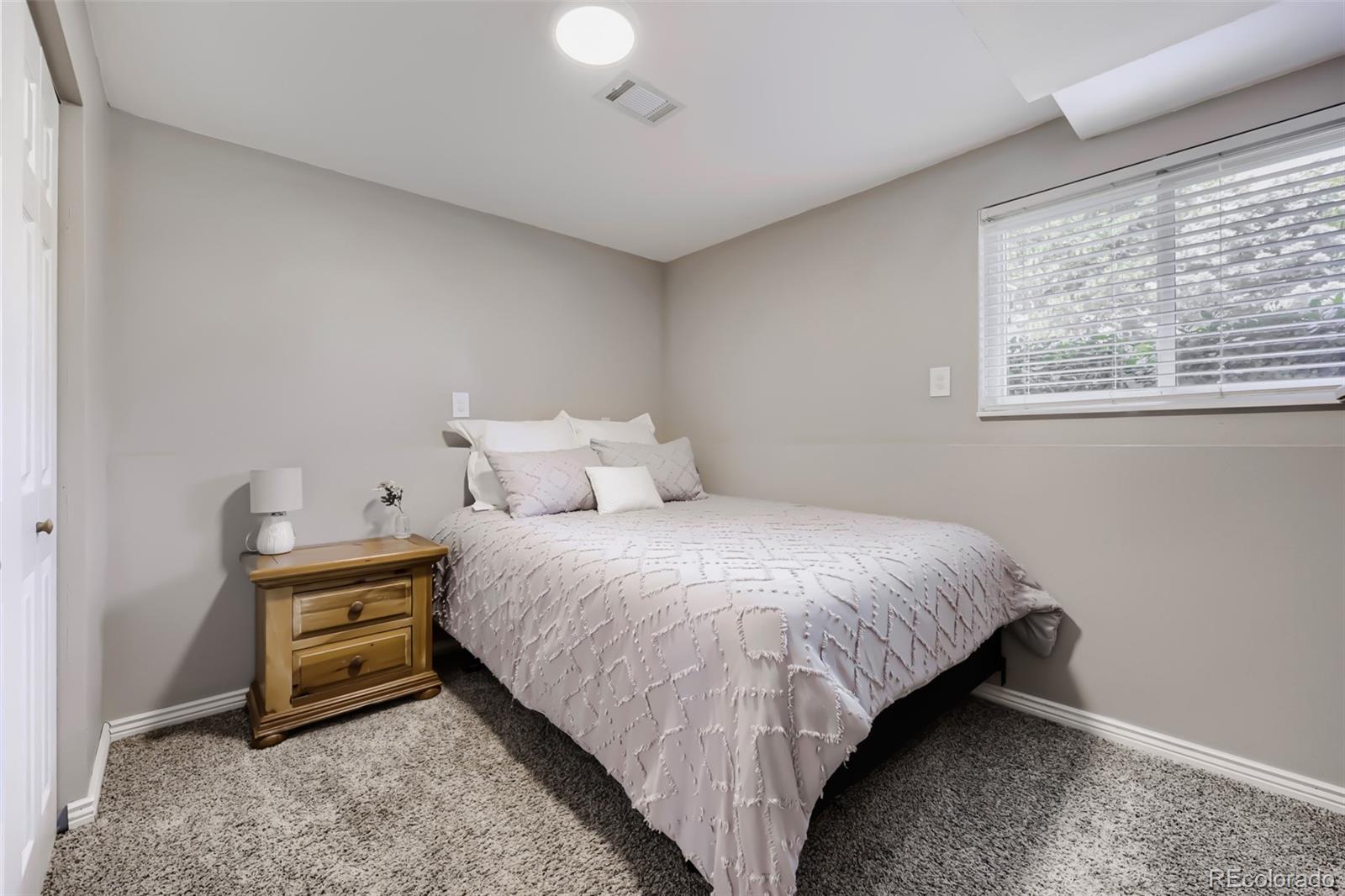 6221 S Ash Circle W