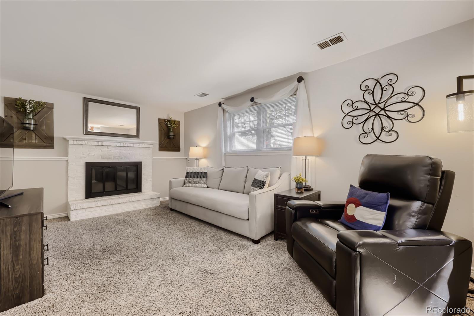 6221 S Ash Circle W