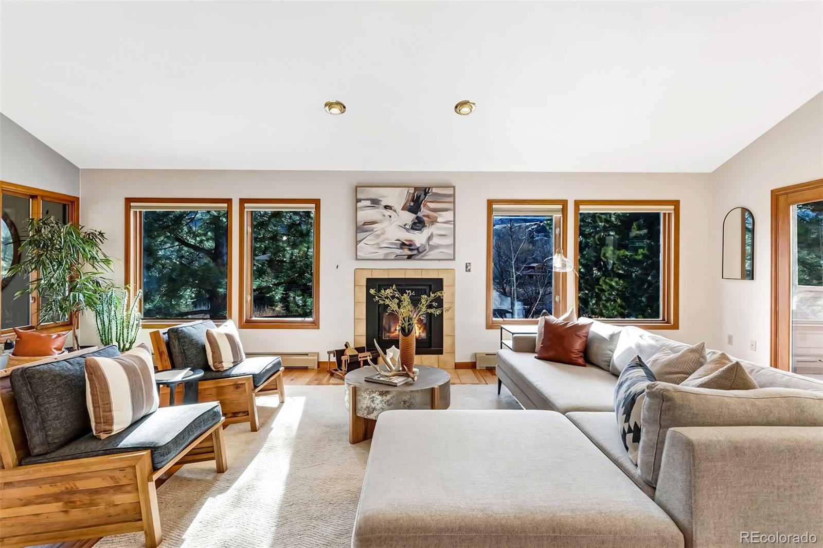 6154 Meadowbrook Drive