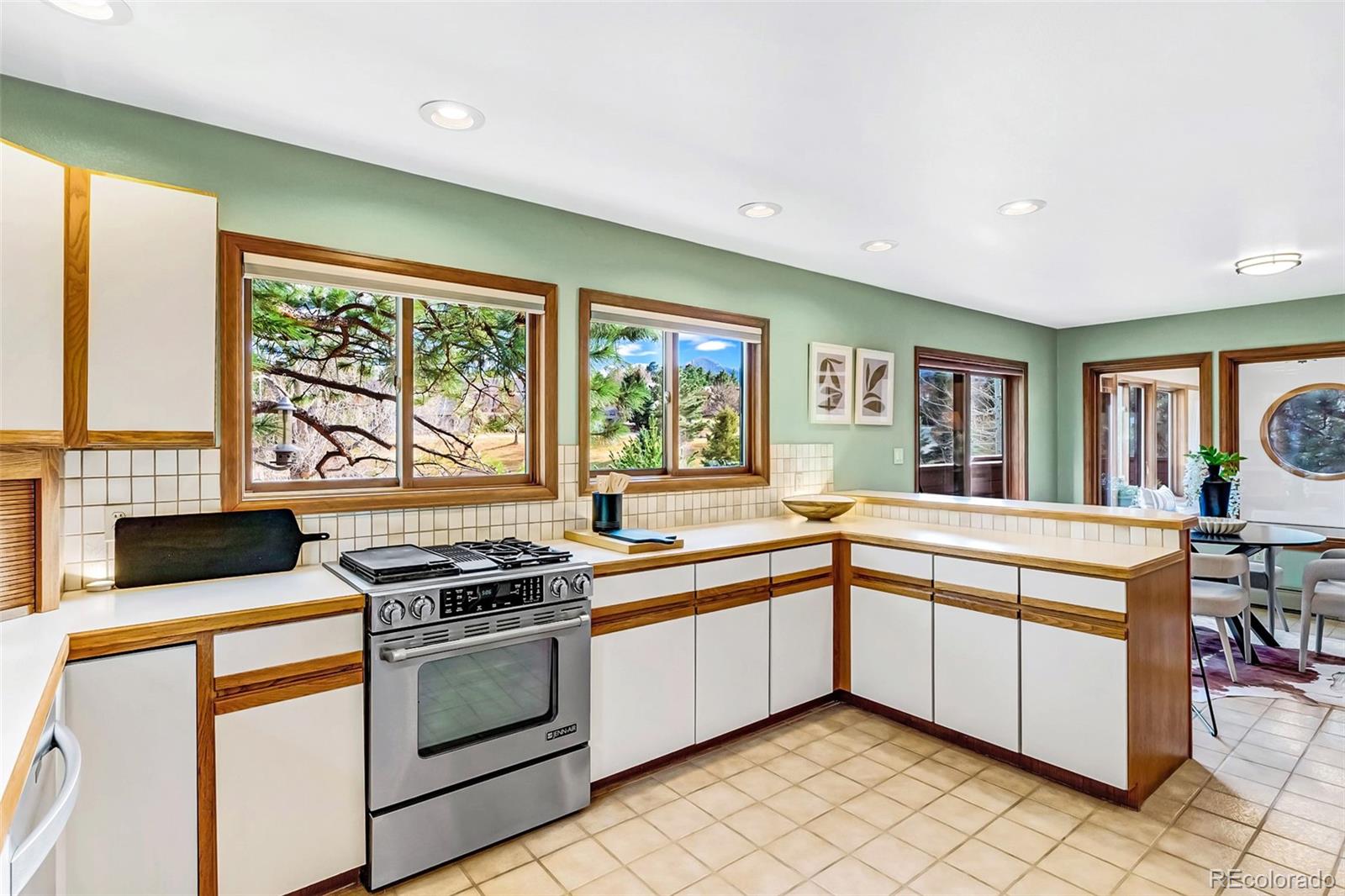 6154 Meadowbrook Drive