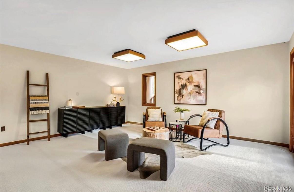 6154 Meadowbrook Drive