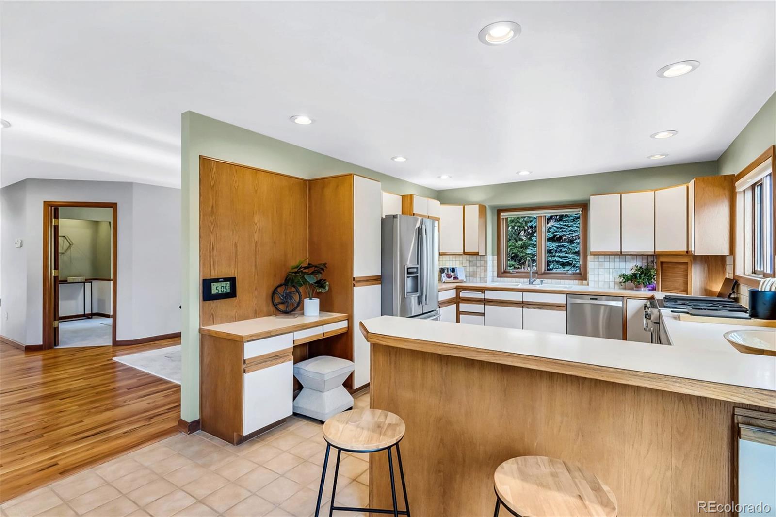 6154 Meadowbrook Drive