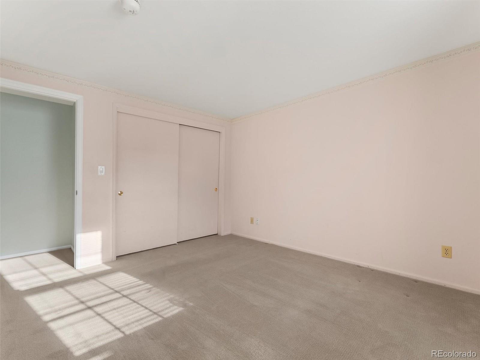 7007 E Hinsdale Avenue