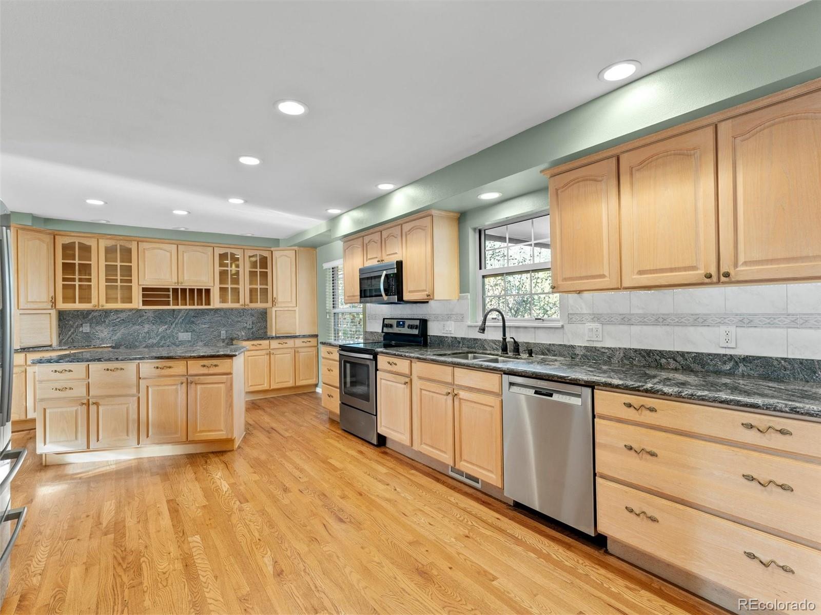 7007 E Hinsdale Avenue