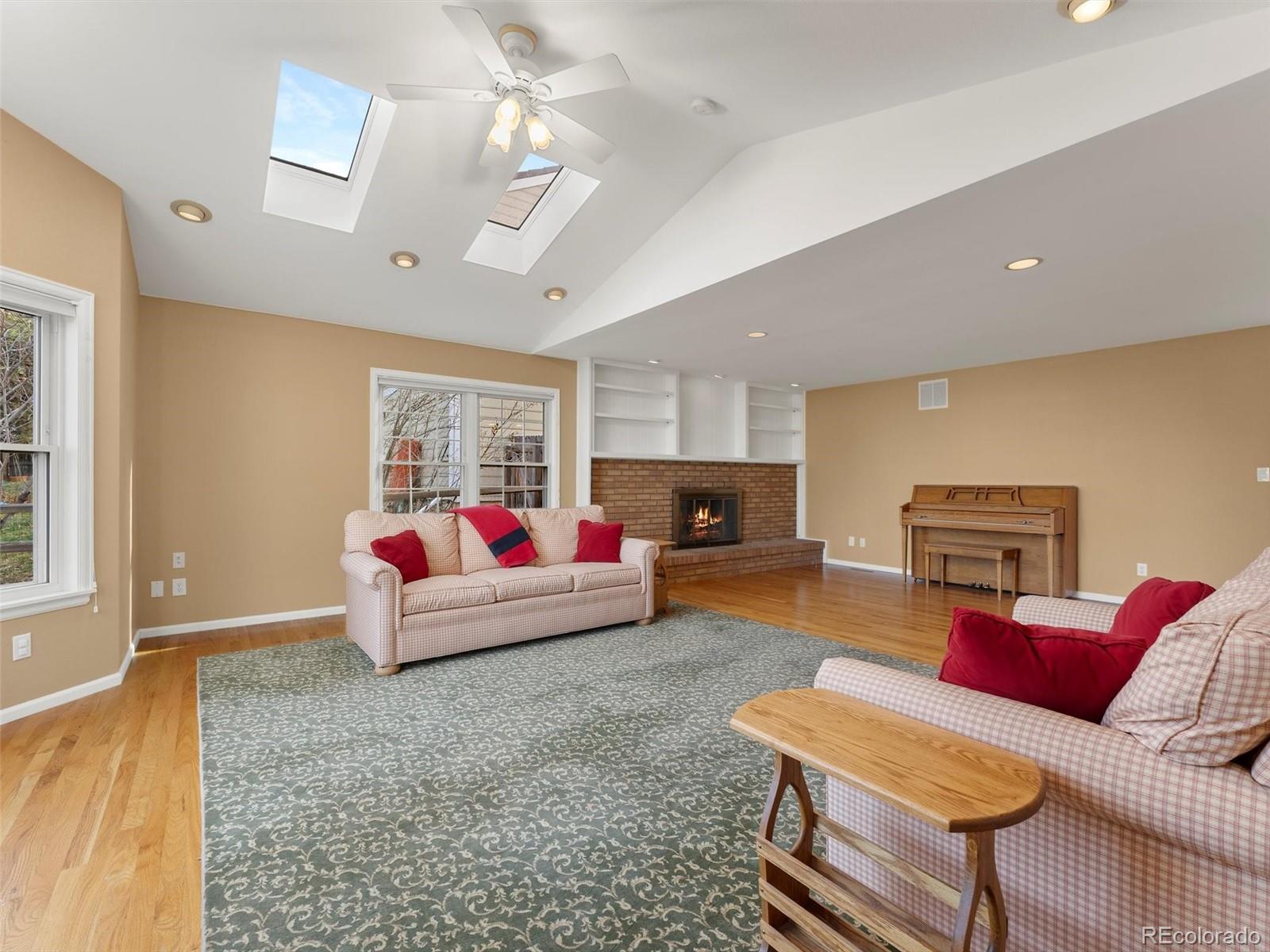 7007 E Hinsdale Avenue