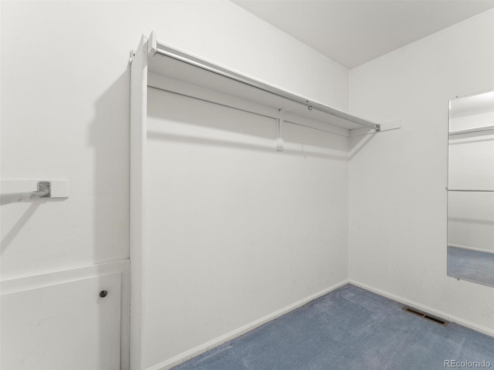 7007 E Hinsdale Avenue