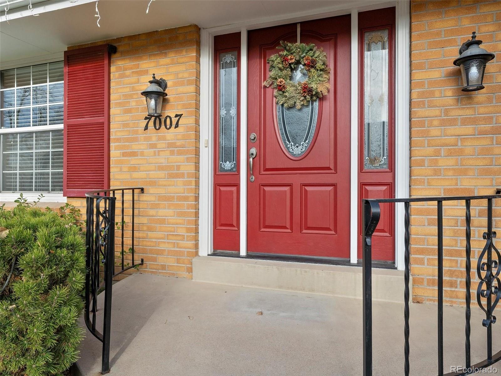 7007 E Hinsdale Avenue