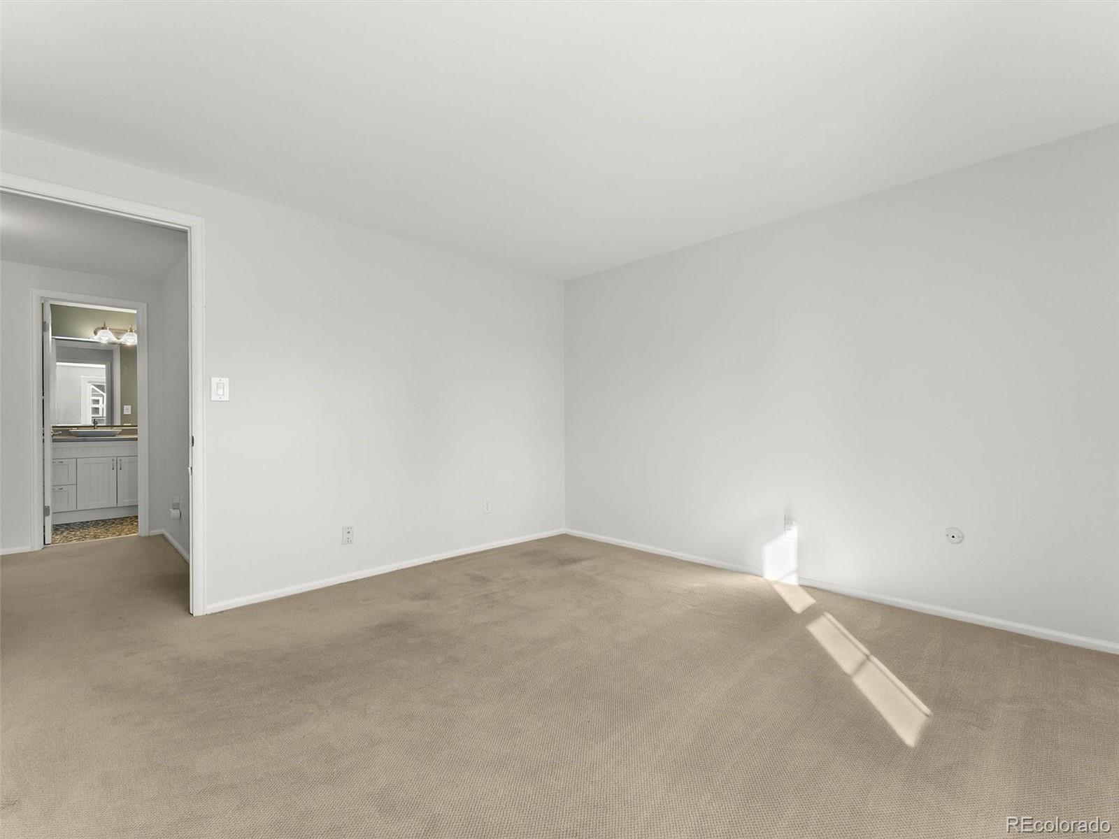 7007 E Hinsdale Avenue