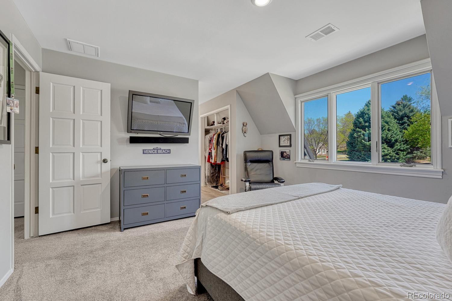 5751 Oak Creek Lane
