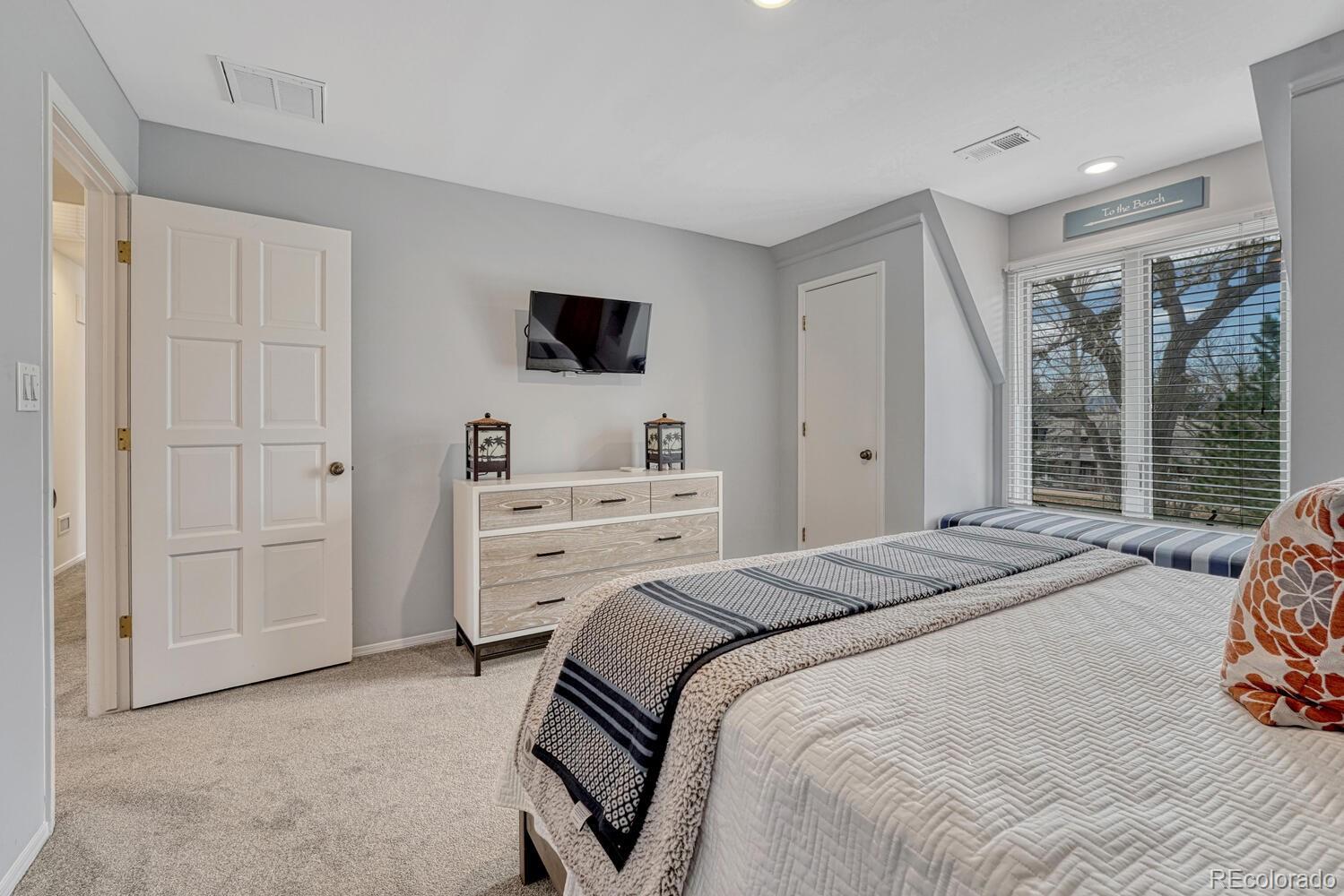 5751 Oak Creek Lane