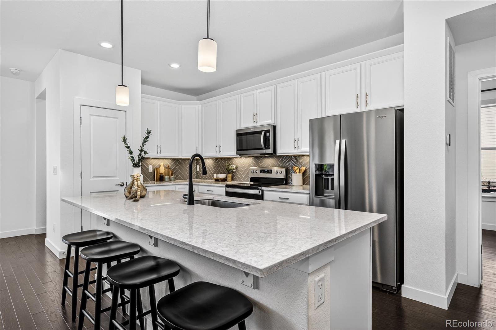 6311 Stable View Street