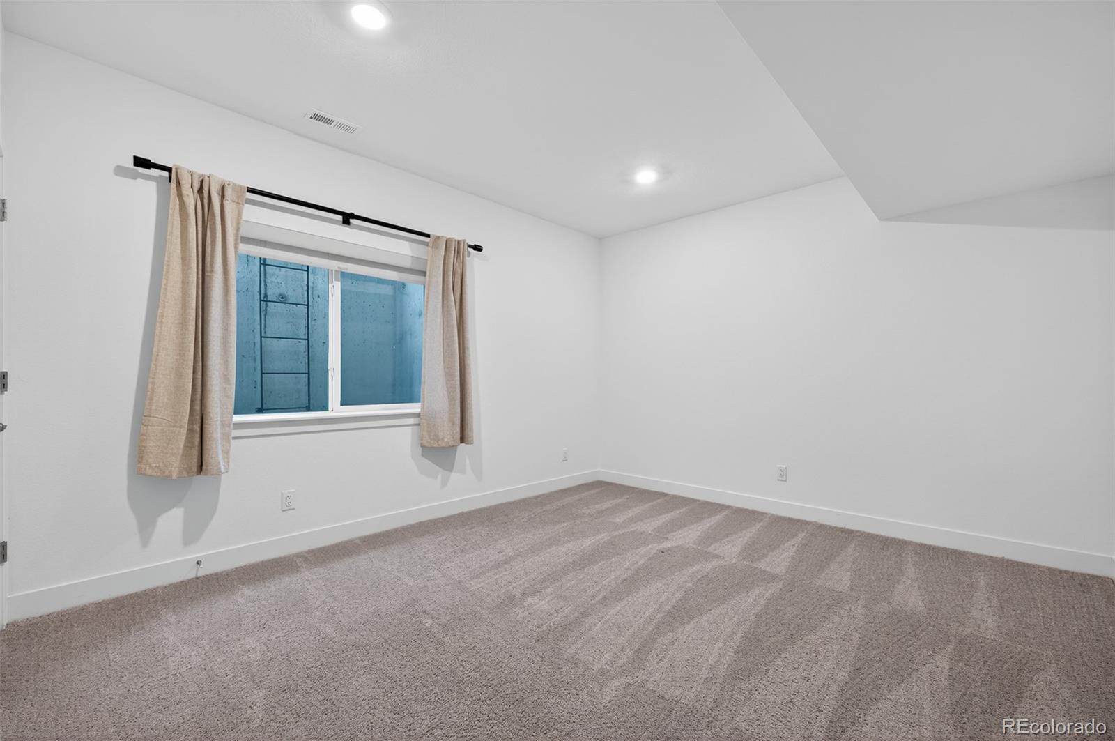 6311 Stable View Street