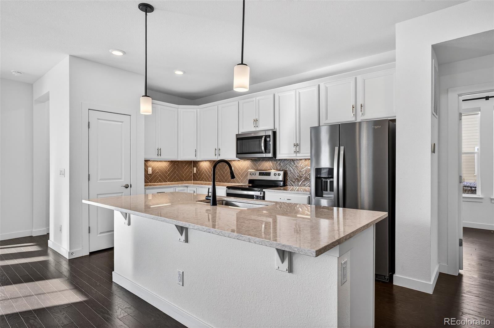 6311 Stable View Street