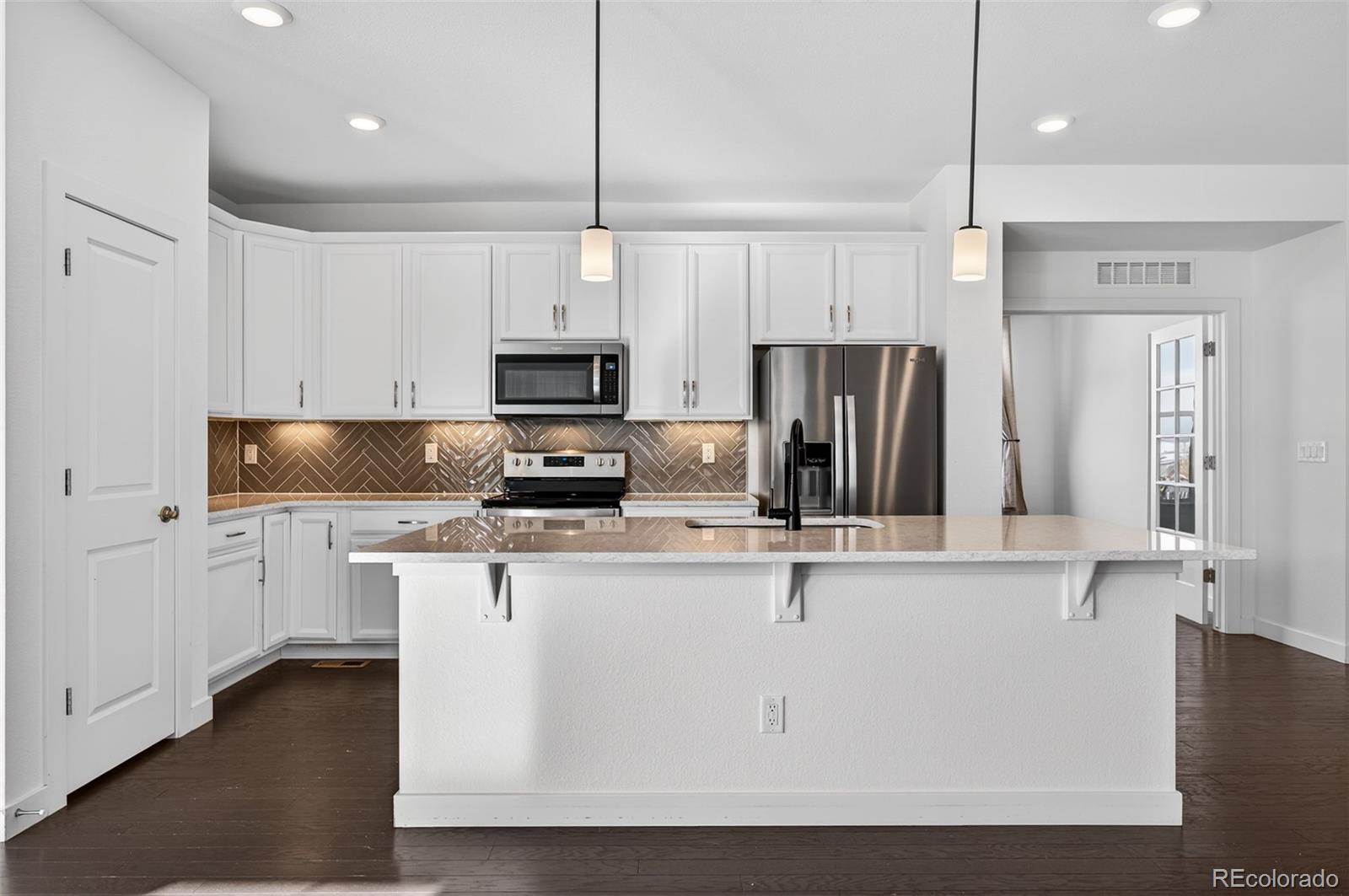 6311 Stable View Street