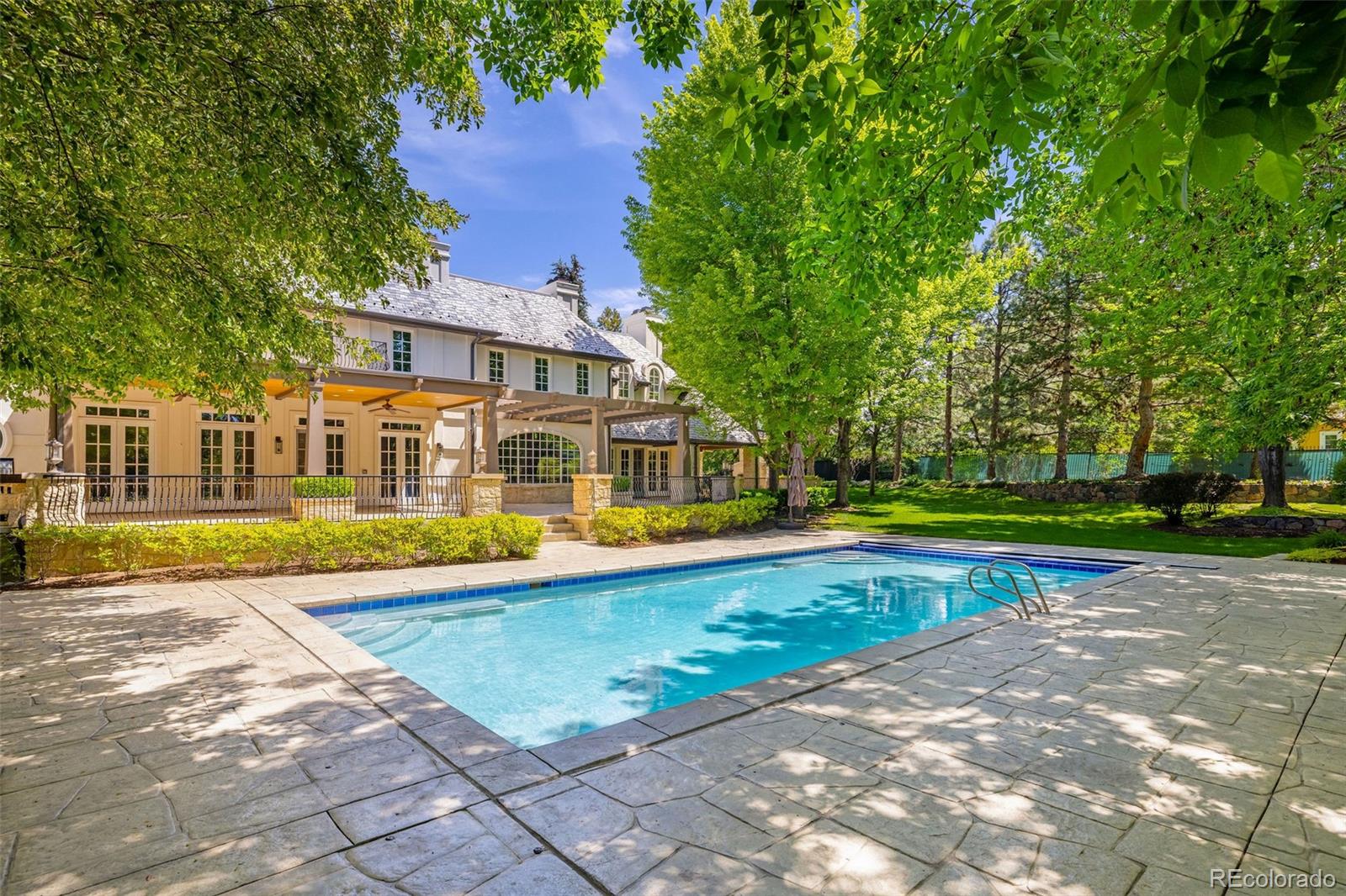 5 Churchill Drive