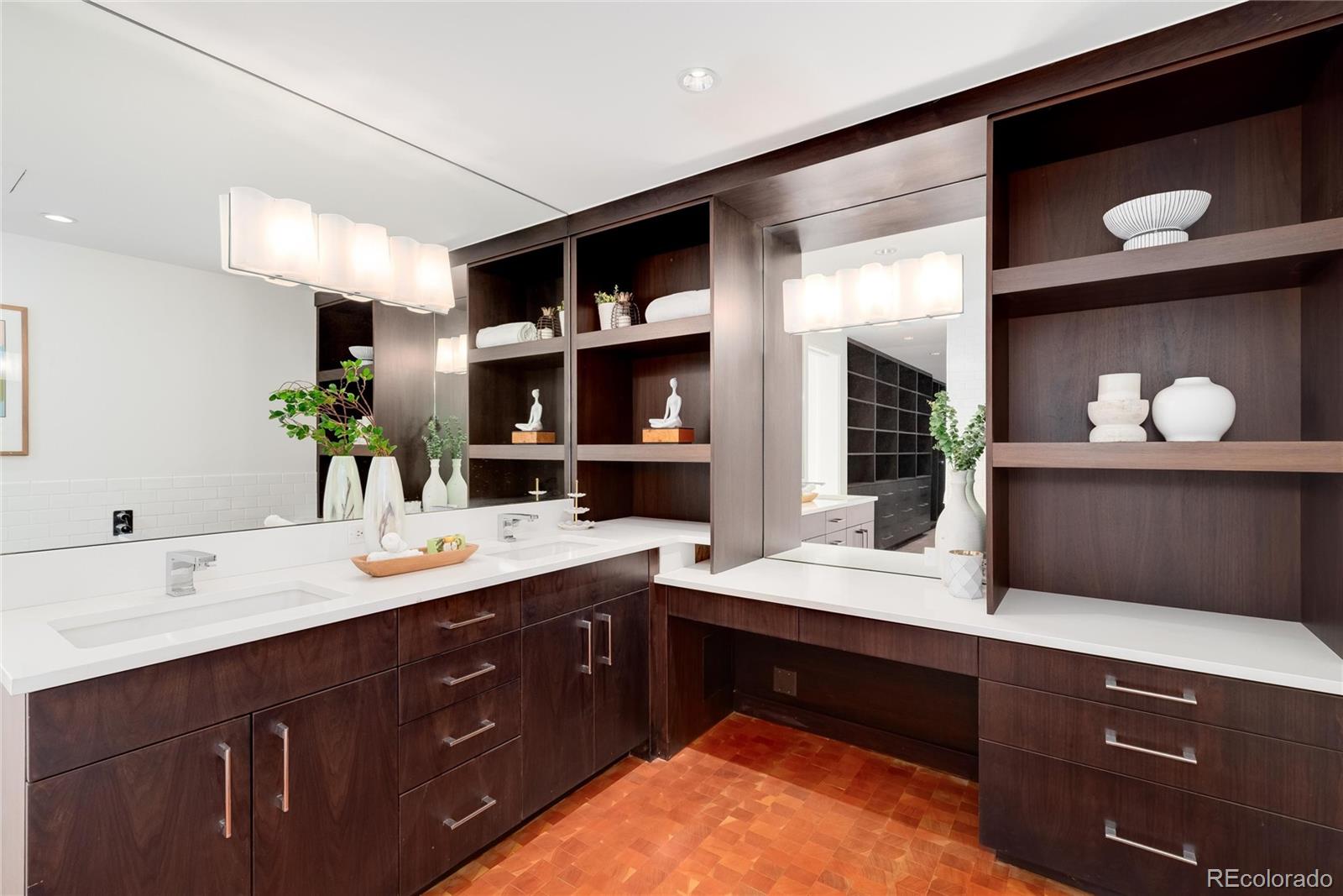 1201 N Williams Street Unit: 5A