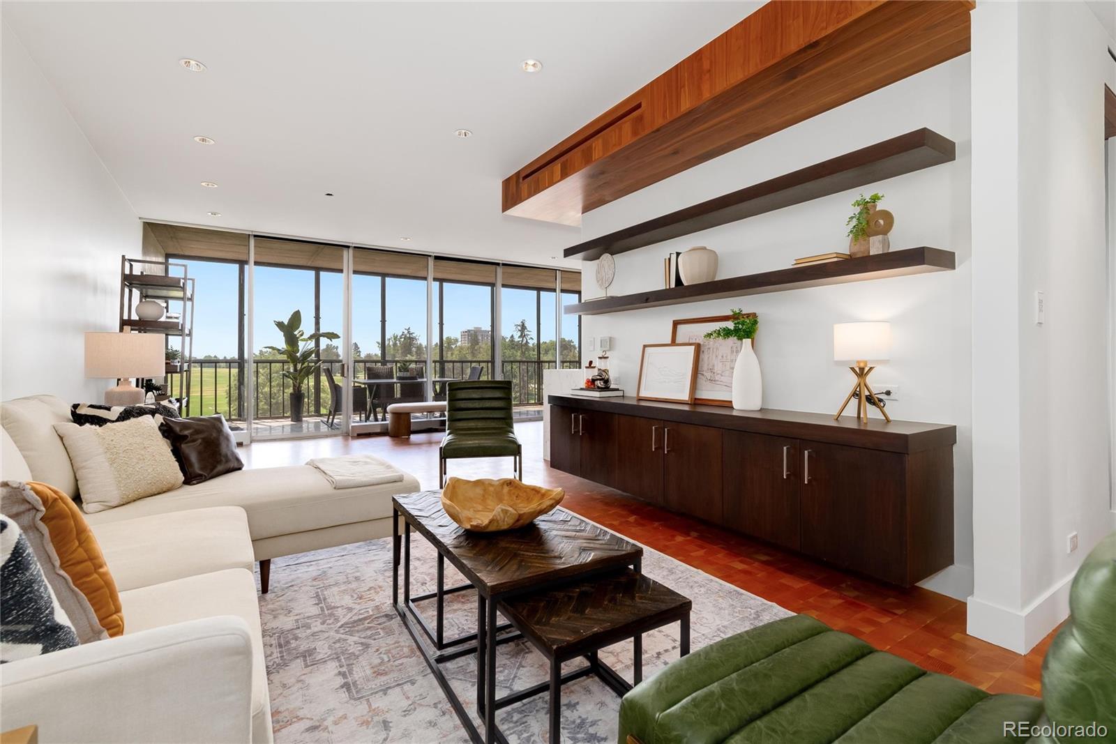 1201 N Williams Street Unit: 5A