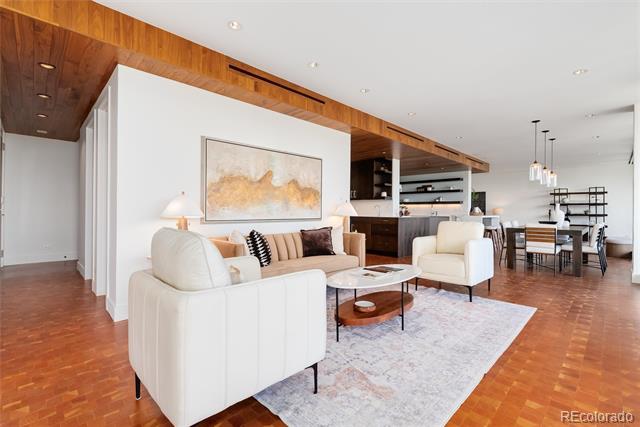 1201 N Williams Street Unit: 5A