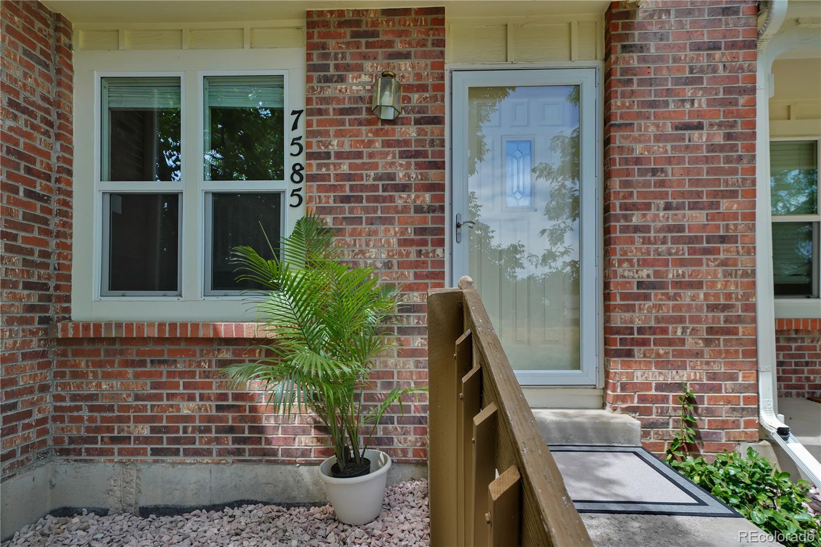 7585 S Steele Street