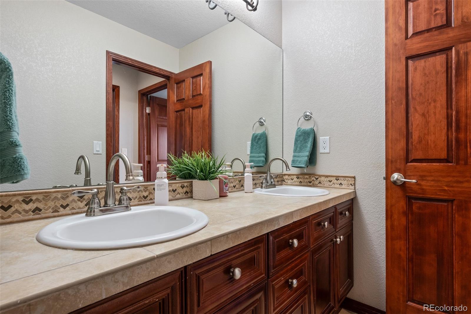 5672 Vistancia Court