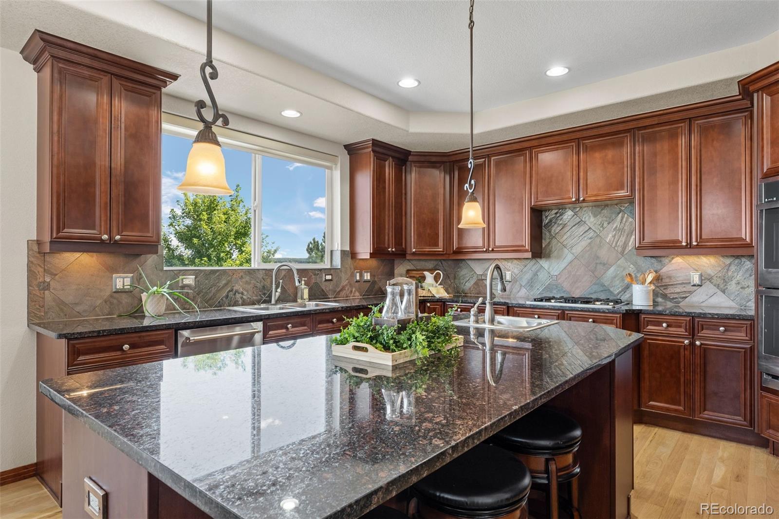 5672 Vistancia Court