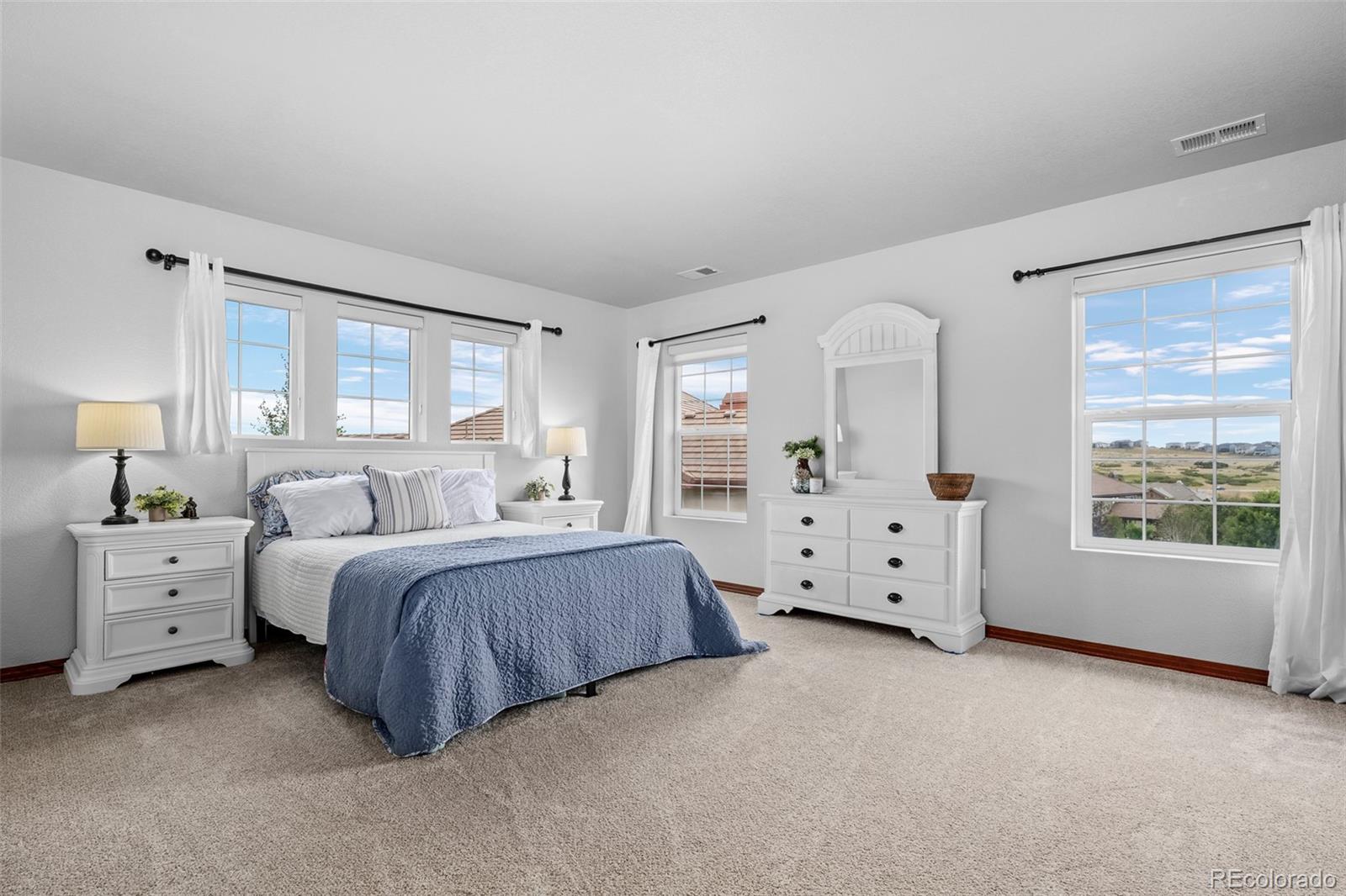 5672 Vistancia Court