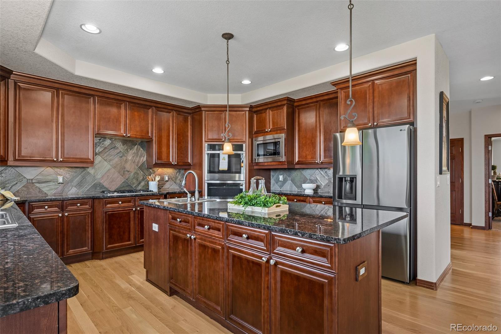 5672 Vistancia Court