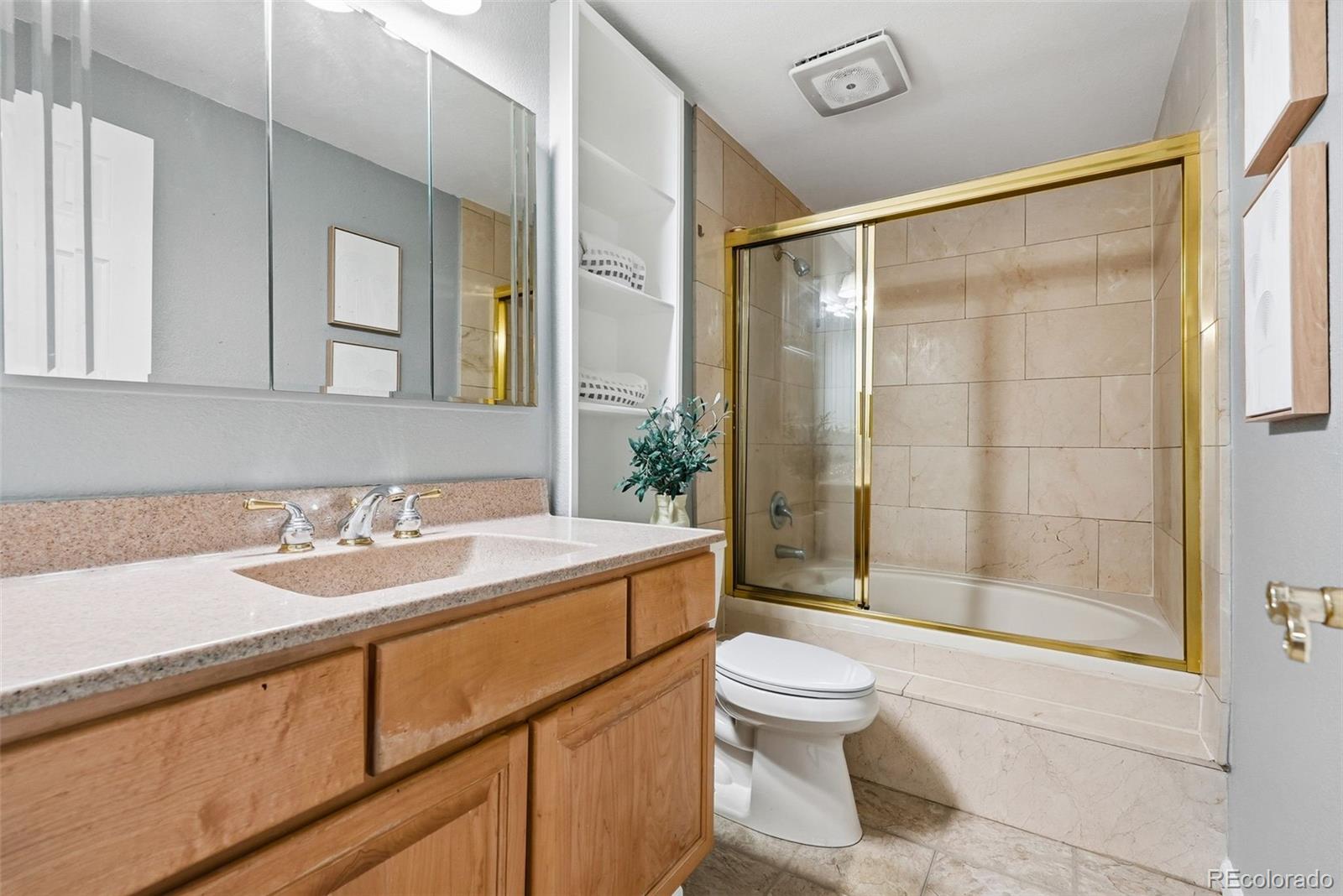 8477 W 74th Place