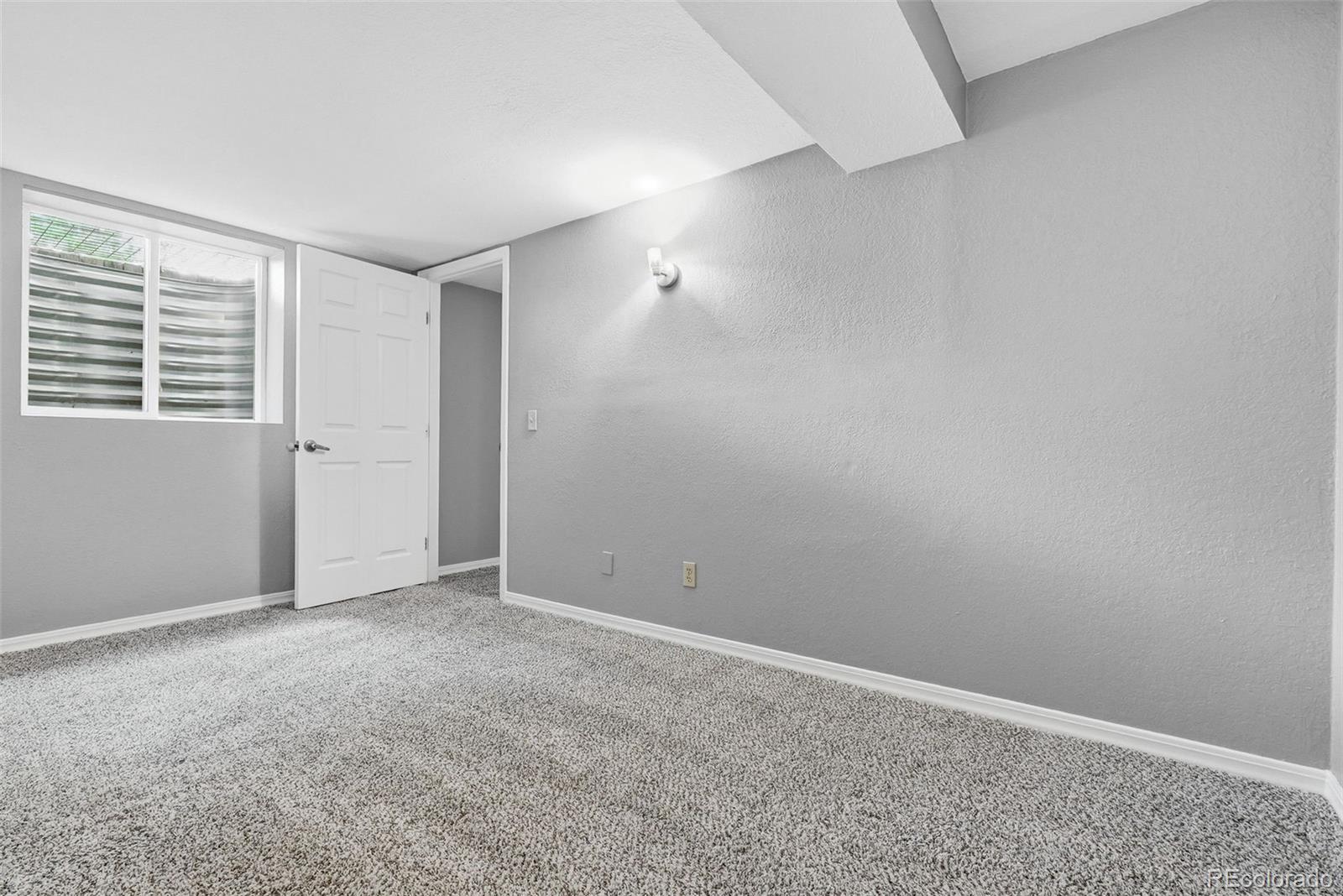 8477 W 74th Place