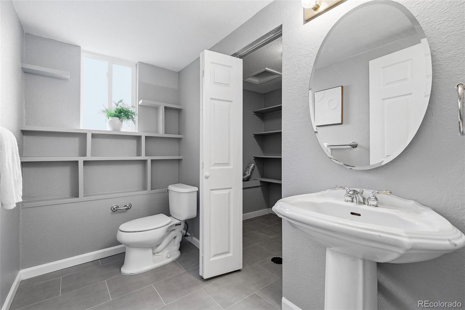 8477 W 74th Place